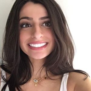 Meet your Posher, Chloe